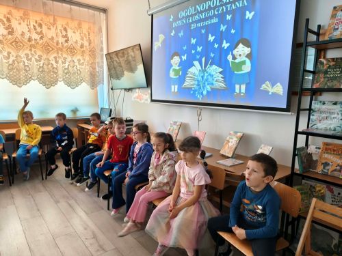 Ogólnopolski Dzień Głośnego Czytania w bibliotece szkolnej